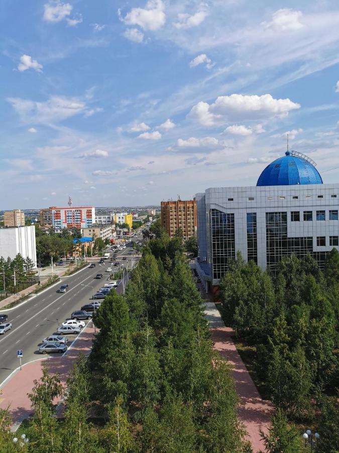 1 Комнатная Квартира В Самом Центре С Видом На Сквер Qostanai Exterior foto